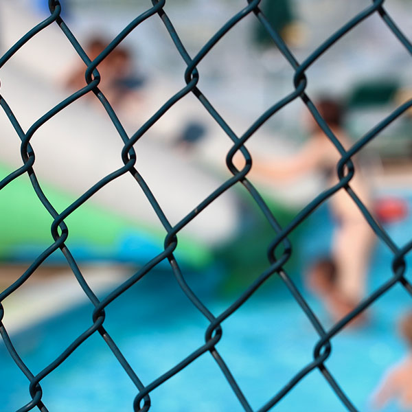 valla de piscina de malla