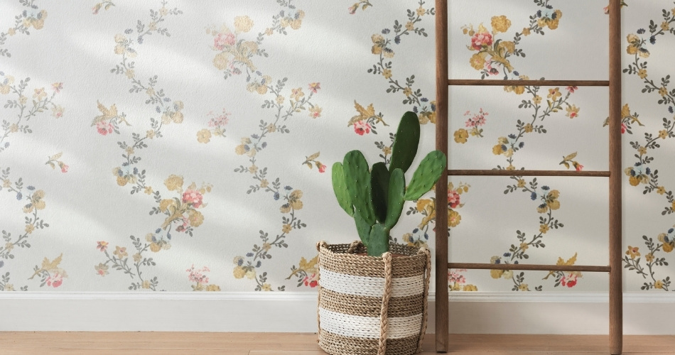 Cómo colocar papel pintado en pasillos