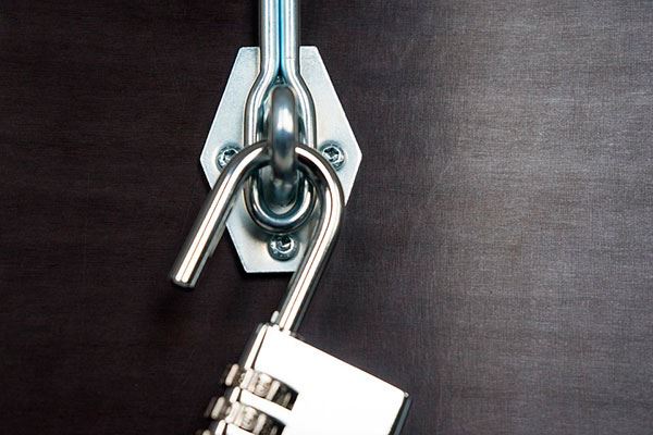 cerradura en mueble