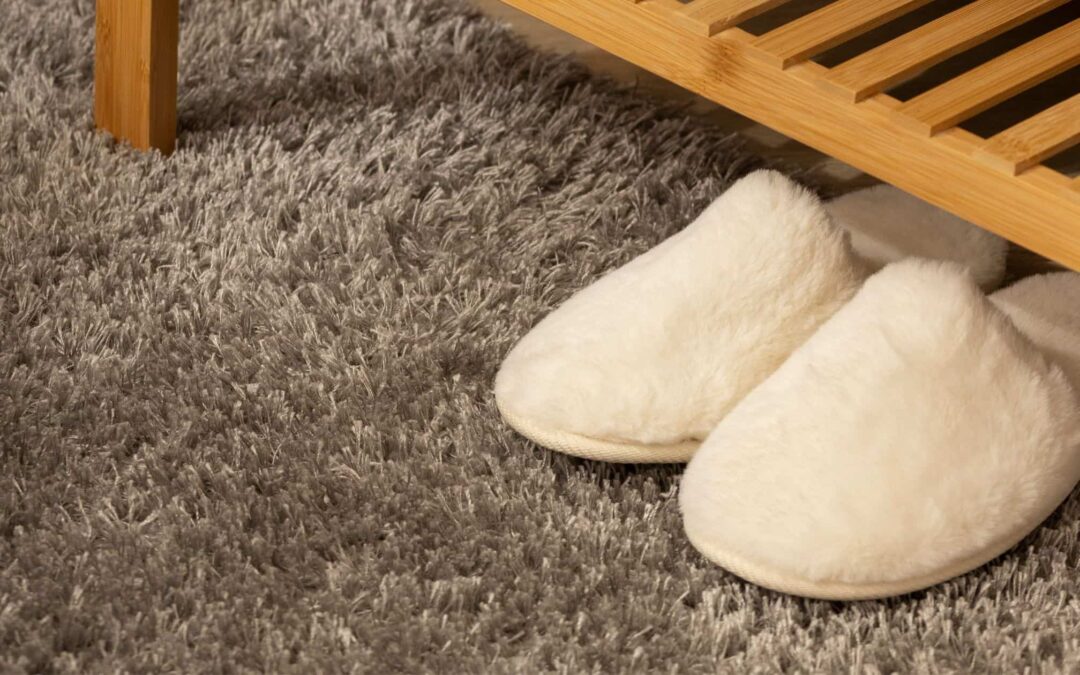 Beneficios de no usar zapatos dentro de casa